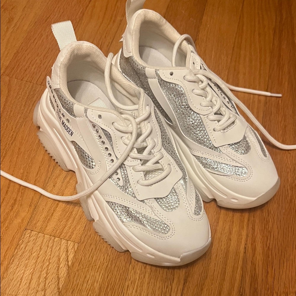 Steve Madden Women's Glittery White and Silver Sneakers
